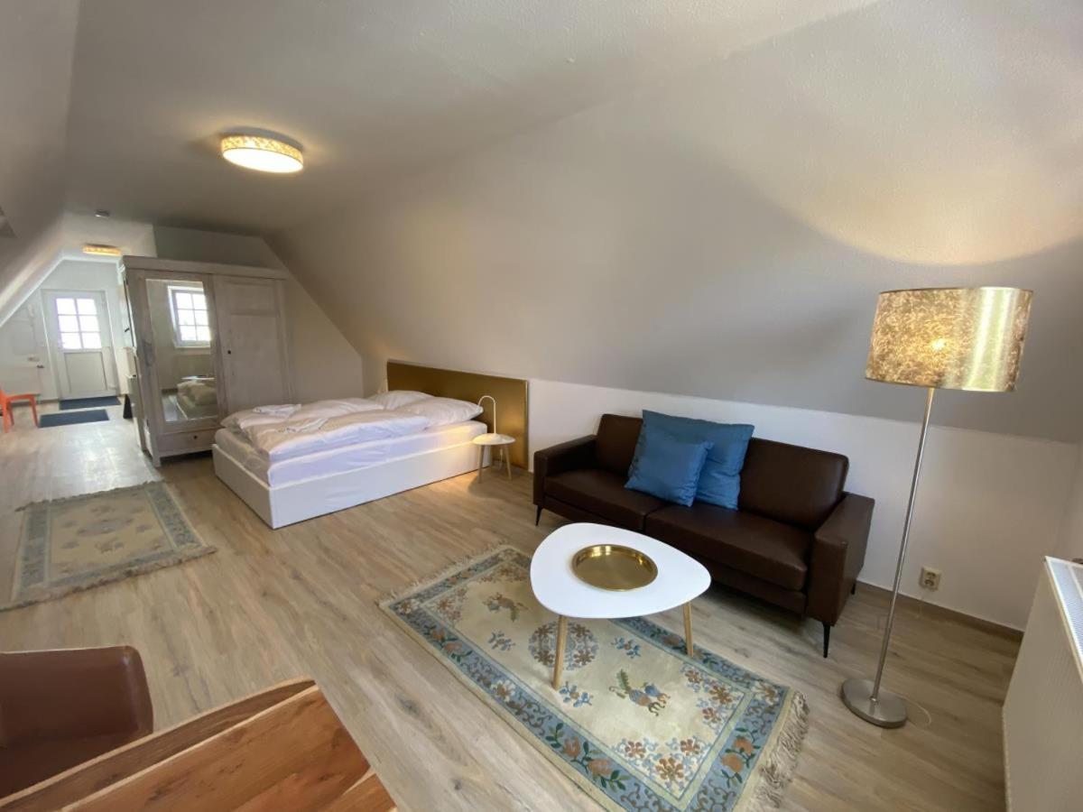 Ferienappartement Dicht Dran, direkt am Alten Strom Rostock Exterior foto